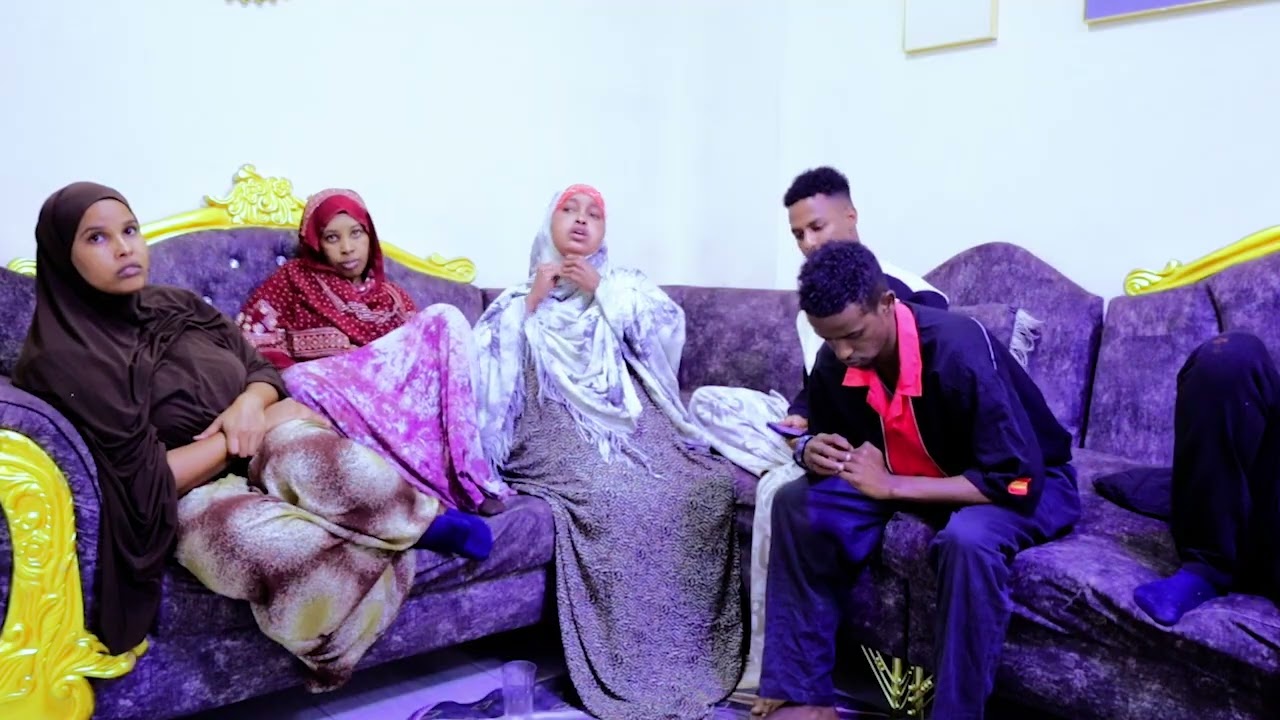 prankigii sanadka oo fadumo ku sameeysay wiil yar