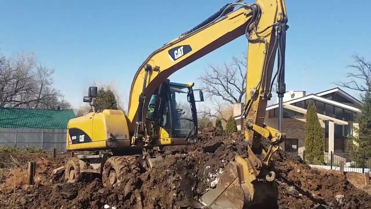 Рытье котлована! - YouTube