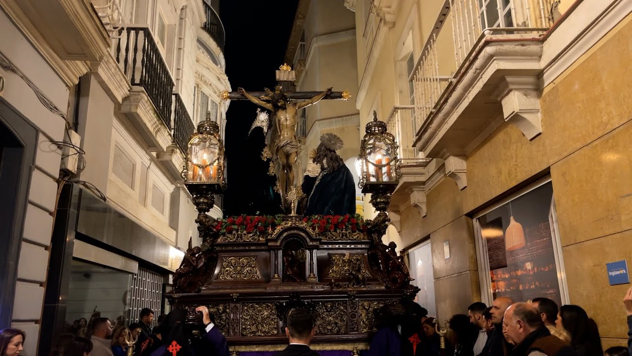 Cristo de la Piedad por la Calle José del Toro | Martes Santo | Objetivo Cádiz