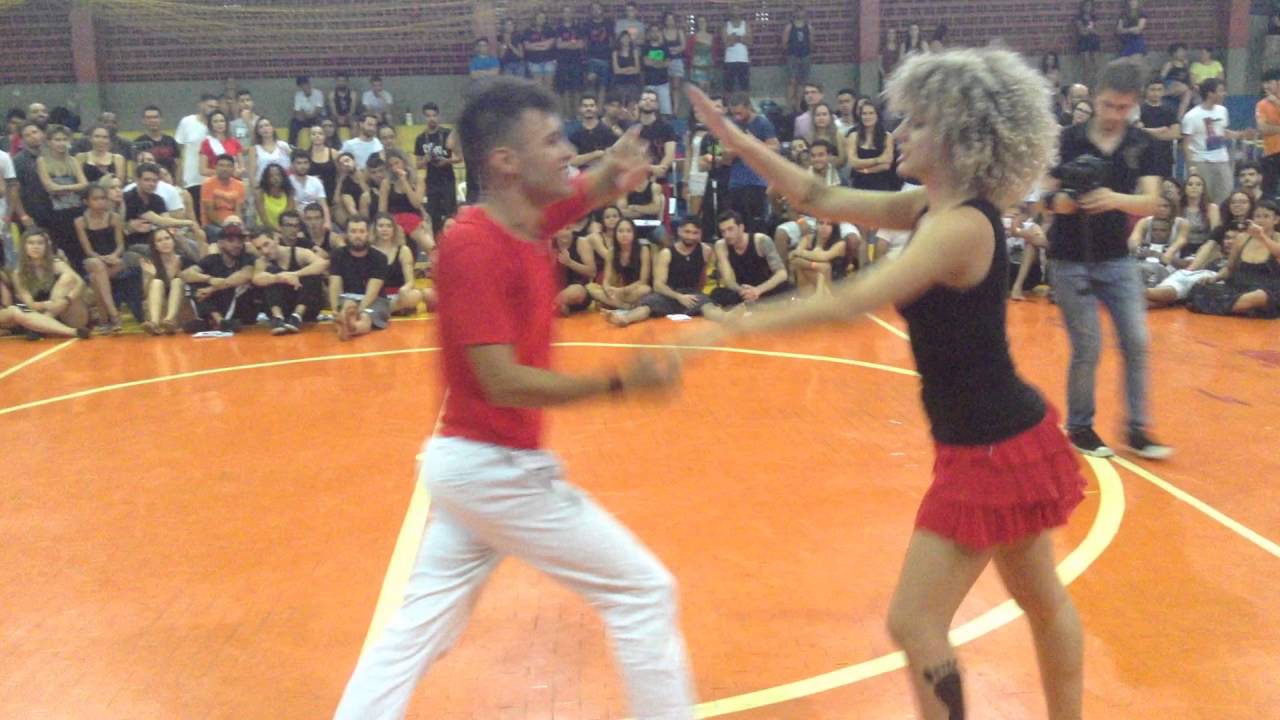 Ícaro Abreu - Exame Pé Descalço Preta Av./Vermelha