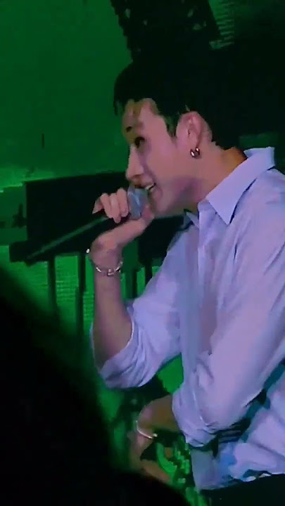 Stray kids  Bangchan sing 'Connected' Maniac concert at Bangkok #straykids #bangchan