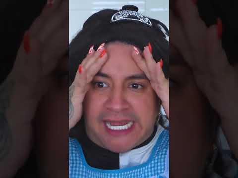 Cuando eres FAN de ENCANTO y tu familia lo sabe 🥰🌺 | Mario Aguilar