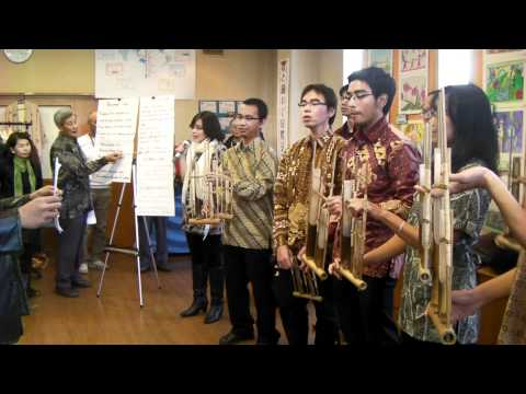 Tim Angklung PPI Tokodai 2010-2011 (bag 3 dari 4)