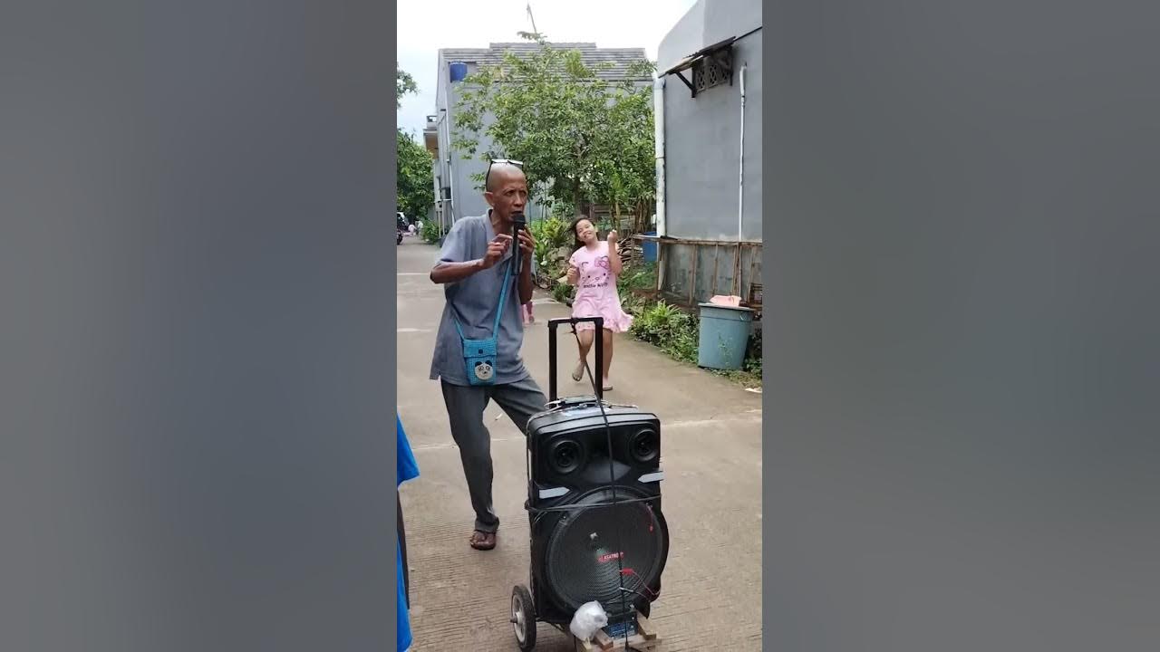 Pengamen Lucu Nyanyiin Lagu Janda Bikin Ngakak - #shorts