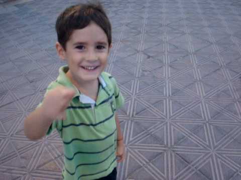 The cutest dance ever seen / El baile más lindo nunca visto bailando cumbia