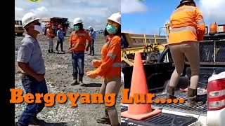 Goyangannya Bikin semangat Operator di tambang..👍👍