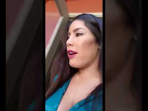 Nadia Aranda Live Instagram mini vestido