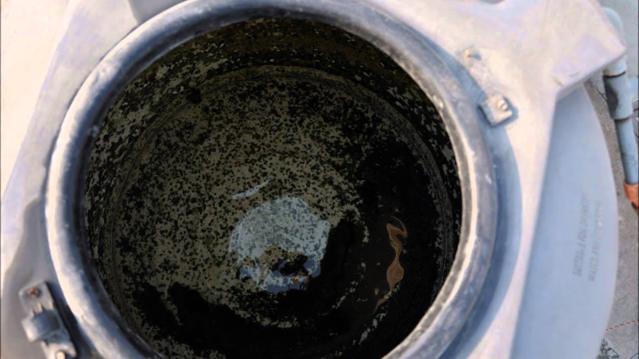 How to Clean a Plastic Water Tank How to Clean a Plastic Water Tank