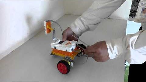 Robot using touch sensor