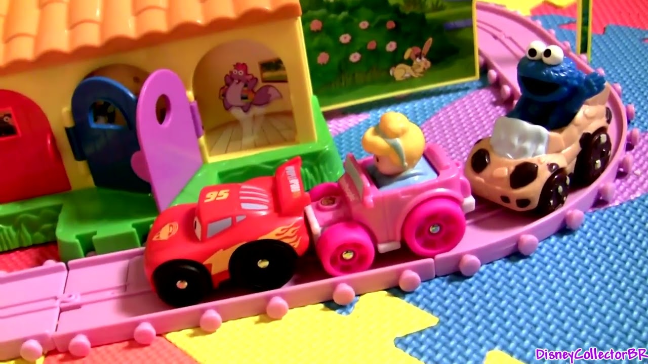 Dora Adventure Track Playset with Cookie Monster Nickelodeon Dora