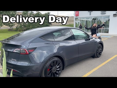 2022 Tesla Model Y  Midnight Silver Metallic OC22-325A