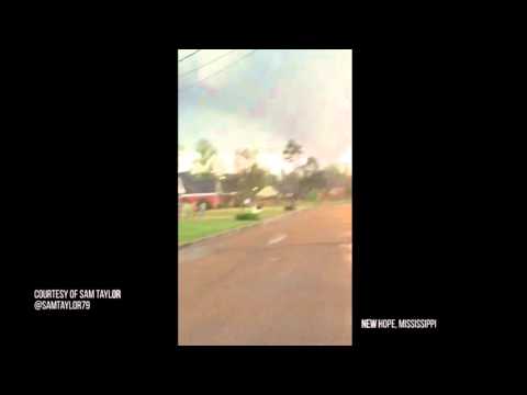 Watch tornado touch down in New Hope, Mississippi