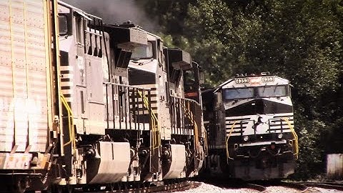 NS 9844 with a friendly crew leads NS 361 at CP Bridge in Atlanta, GA 9/26/20