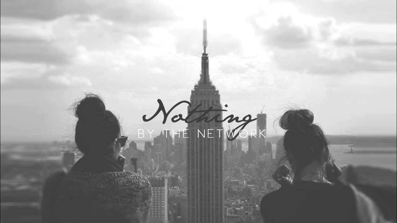 В одном городе одна девушка не. Город женщин. Девушка на улице. Девушка над городом картинка. Картинки девушка в городе.