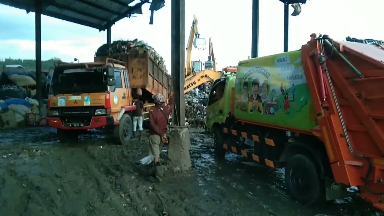 SEPUTAR TRUK SAMPAH PART 8
