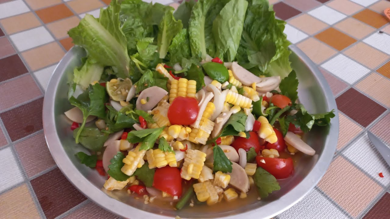 ยำข้าวโพดใส่หมูยอ 