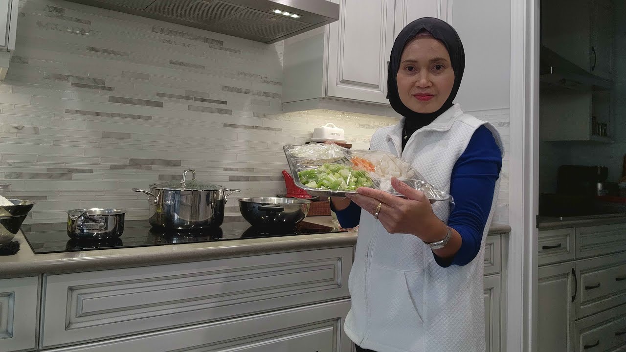 Masak Sambil Baking Kue lagi.