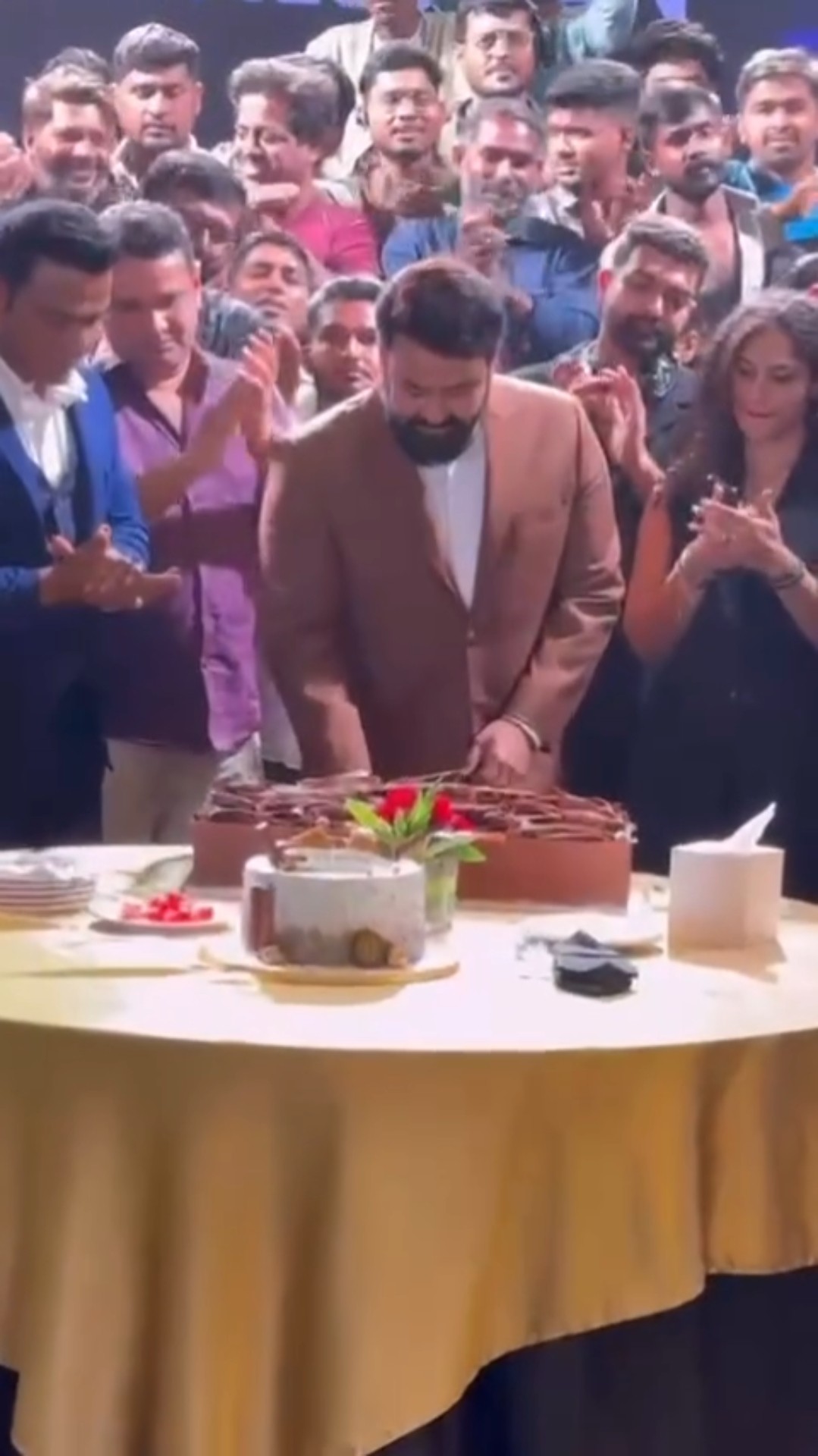 Mohanlal’s Vrusshabha WRAPS up shoot; gears up for a MASSIVE diwali release! ? #mohanlal #shorts