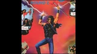 Lefthanded - Tuduhan