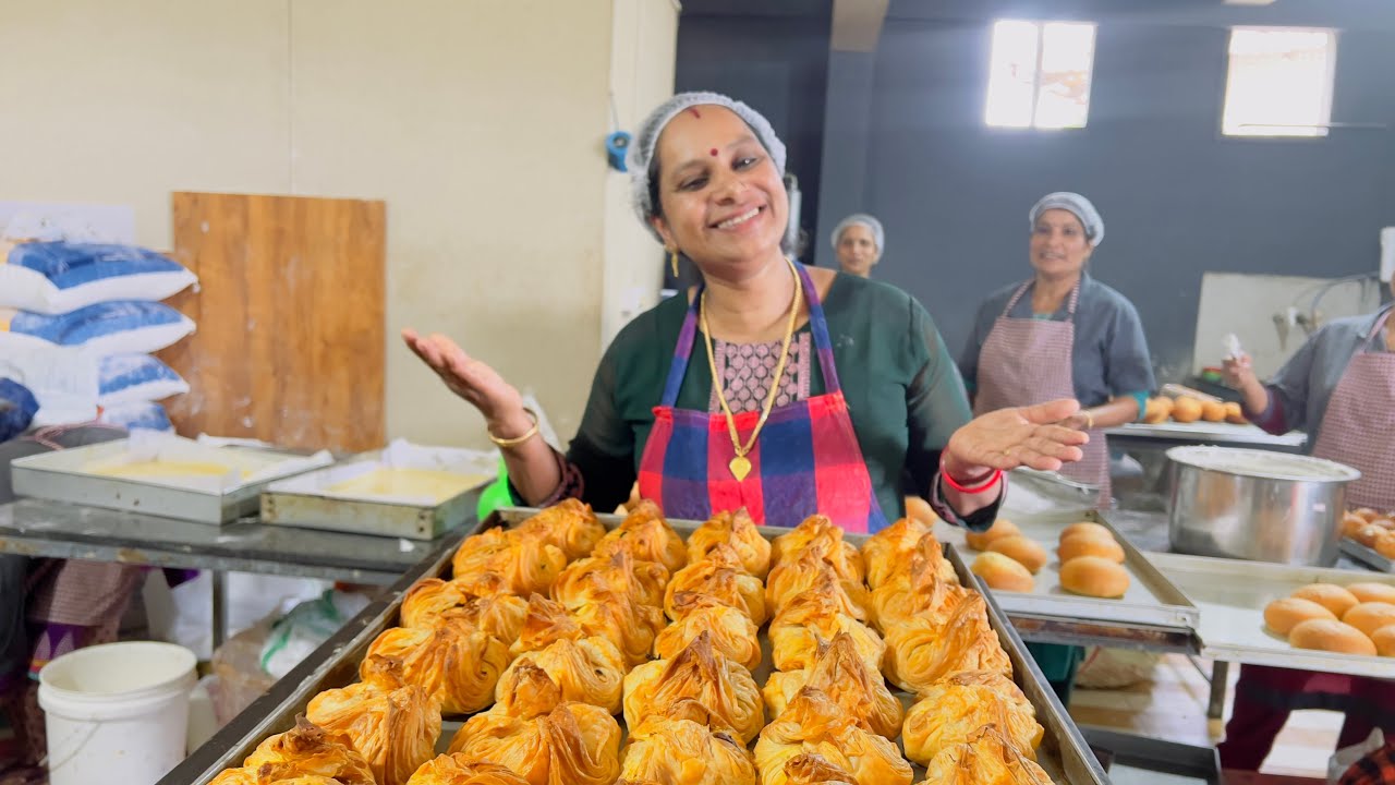 ബേക്കറിയിലെ puffs ന് എങ്ങനെ ഇത്രയും ലയറുകൾ ഉണ്ടായി?. ..😁bakery style puffs 7012938467