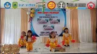 Tari pompom persembahan dari siswi kelas 1