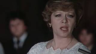 Алиса Фрейндлих - Глядя на луч пурпурного заката (Забыли вы...) (1980) Алиса Фрейндлих - Глядя на луч пурпурного заката (Забыли вы...) (1980)