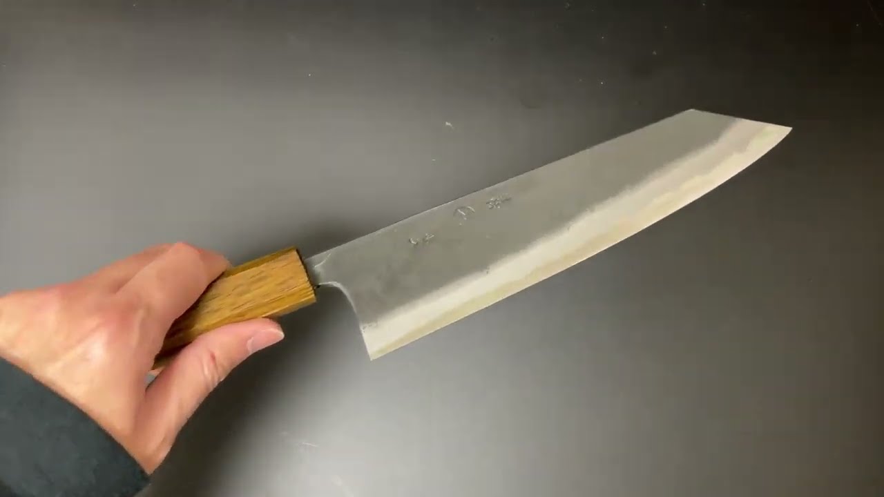 進藤恭平 Kyohei Shindo 牛刀210mm 包丁　青紙鋼 黒打　土佐 進藤恭平 Kyohei Shindo 切付包丁210mm 青紙2号鋼 黒打 樫煙黒八角柄