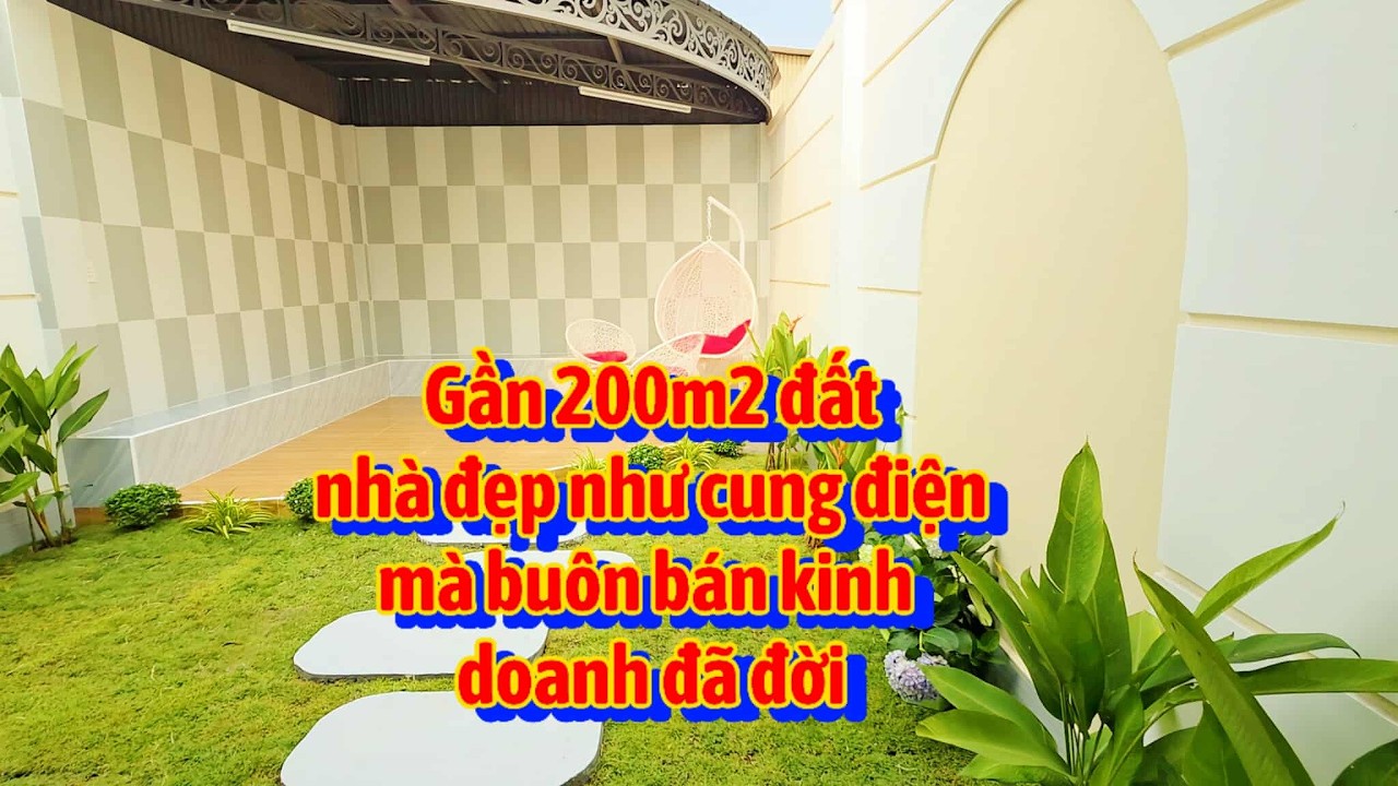 Nhà gì mà xây lộng lẫy như công chúa