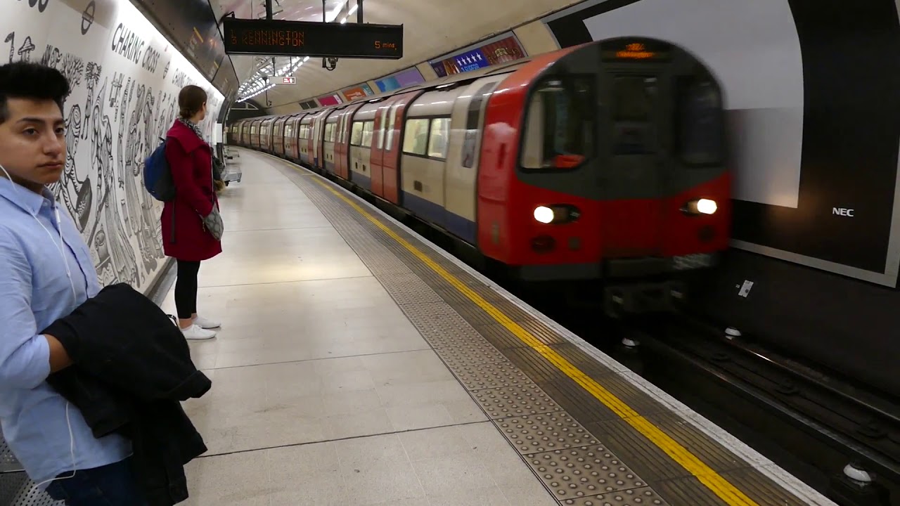 London Underground Northern Line 1995 Stock Trains At Charing Cross 7