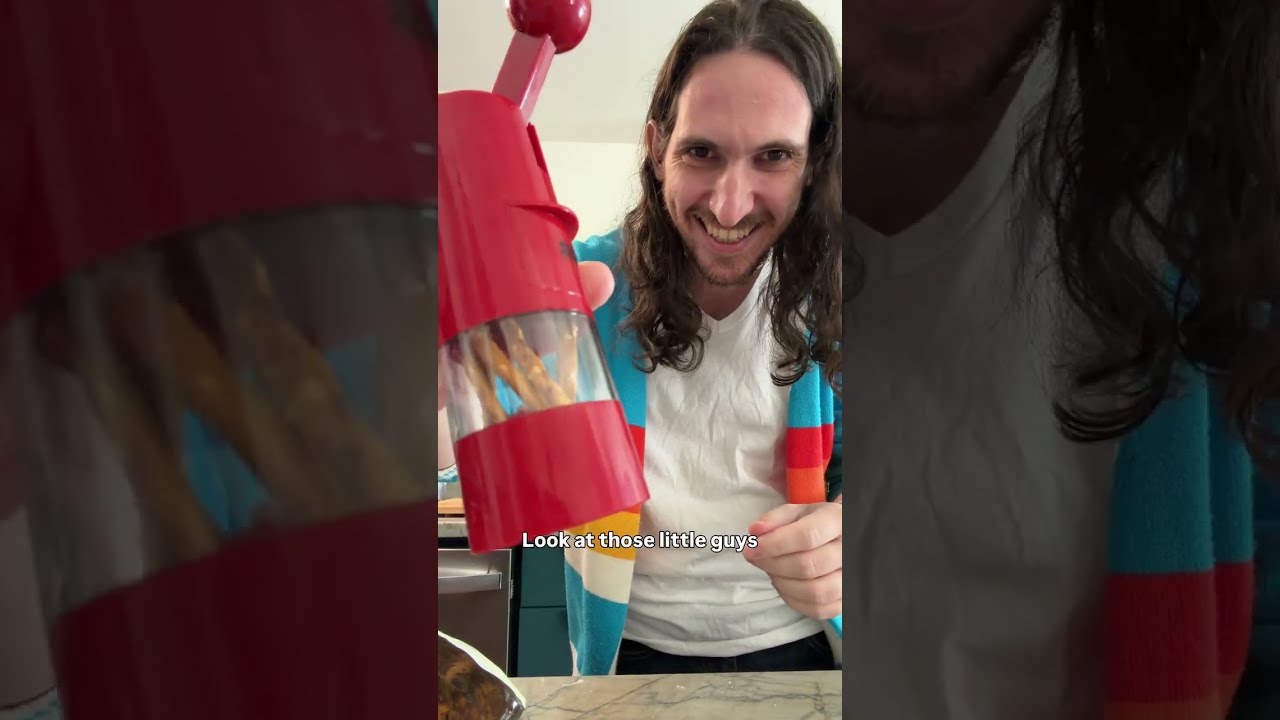 you sure can! #shorts #kitchengadgets #peppergrinder