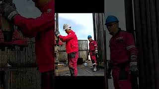 Workover Drilling Tripping Pipe #Rig #Work #Drilling #Oil #Tripping #Over