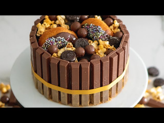 Chocolate KitKat Cake