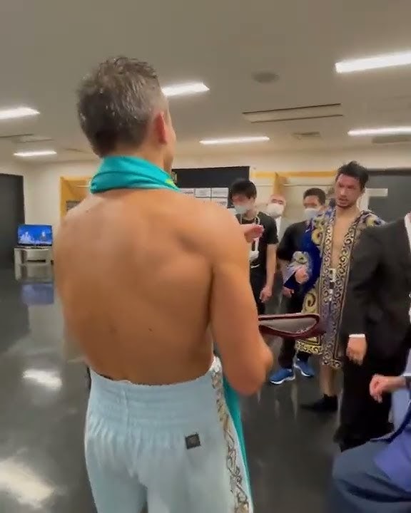 GOLOVKIN returns the WORLD CHAMPION BELT to Ryota Murata!