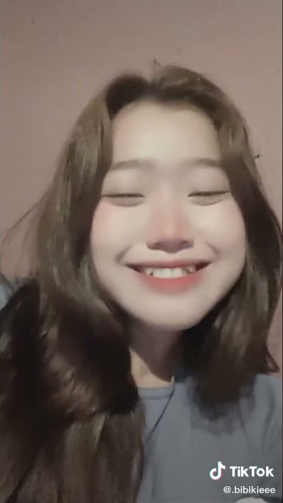 ada yang merasa cantik punya gigi taring ga