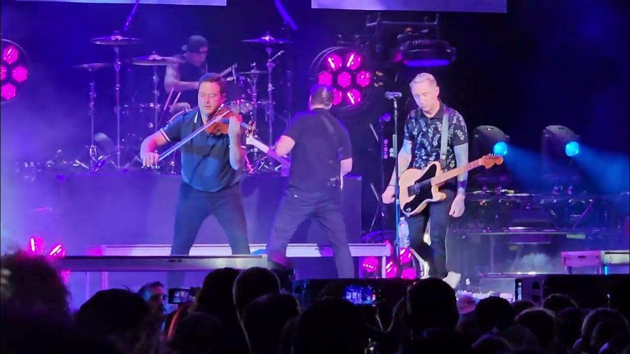 Yellowcard Light Up the Sky (Ao Vivo) Celebrating 20 Years of Ocean