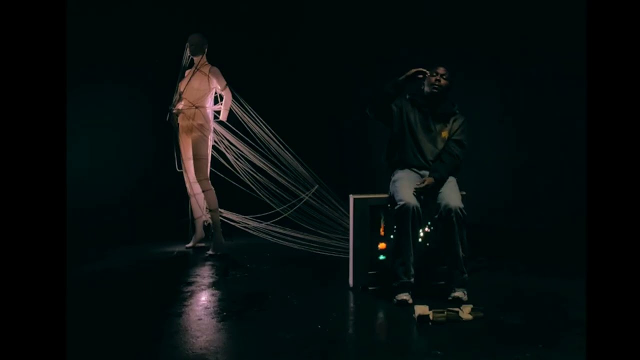 在 YouTube 上觀看「Mamba Cinco - TOXICATED (Official Music Video)」
