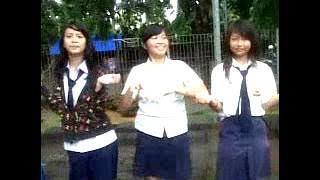 Cleopatra Stratan Zune Zune by: Riska, Nolina, Claudia