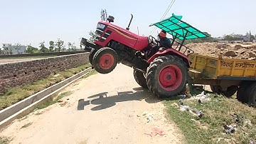 Mahindra yuvo 575 soil loading on the climbing | new tractor video | farming video