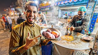 Tasting STREET FOOD in PAKISTAN