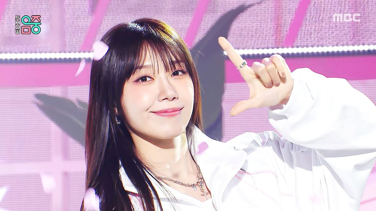 Apink - Love Me More | Show! MusicCore | aired on MBC260110 #Apink