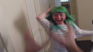 Press X To Not Die De Más Gombot Is Kell Nyomni