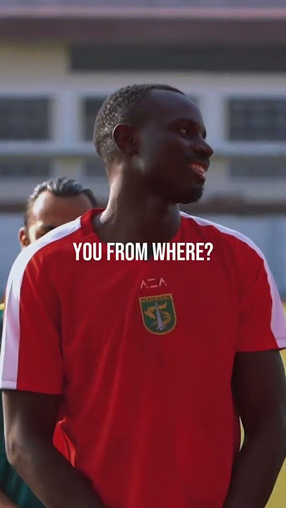 KETIKA FLAVIO SILVA DISURUH PERKENALAN DIRI DI DEPAN PEMAIN PERSEBAYA 😁