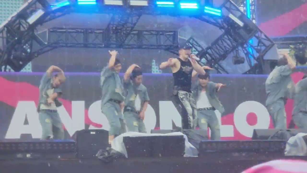 ON [Fancam]| Anson Lo 盧瀚霆 | Waterbomb Singapore | Sentosa Siloso Beach | 2025.08.31