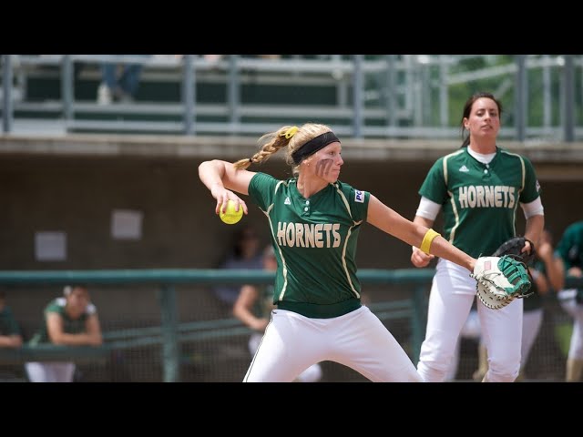 Mic'd Up in the Dugout: Alyssa Nakken 