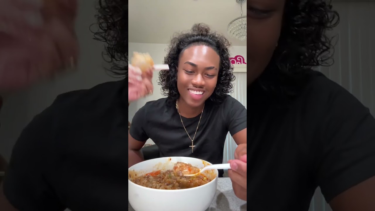 Едим мамину рисовую кашу