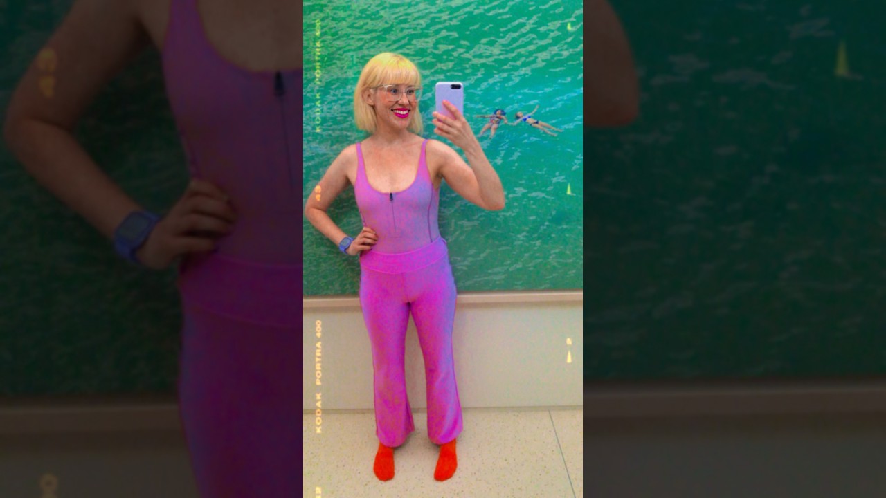 I’m 40 and it’s too late—I’m a comedian. But I am ready for summer. ☀️🩱