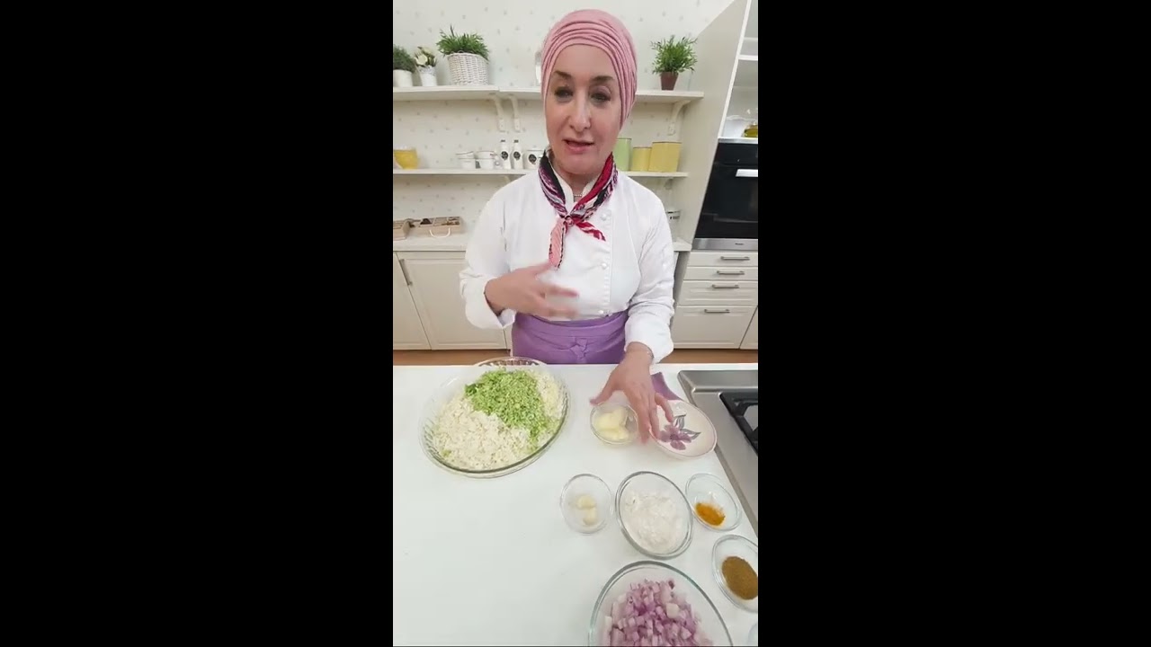 شوربة البروكلي والقرنبيط بطريقة سهلة مع الشيف منال العالم