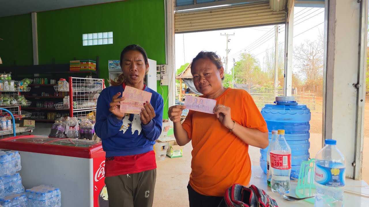 ดีใจกับสาวจ่อยขอบคุณยายทางฝั่งไทยที่ช่วยค่าน้ำดื่มไข่ไก่ค่ารถแม่น้องเท็น#ฝากกดติดตามแน่เด้อพี่น้อง 