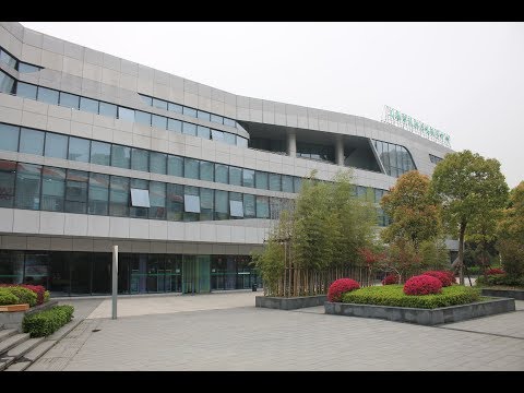 The Shanghai Tour Bus Center / 上海旅游集散中心上体总站