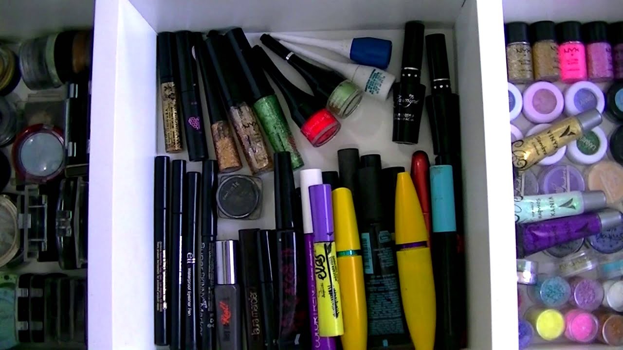 Dica de Organização: Minha Nova Penteadeira ♥